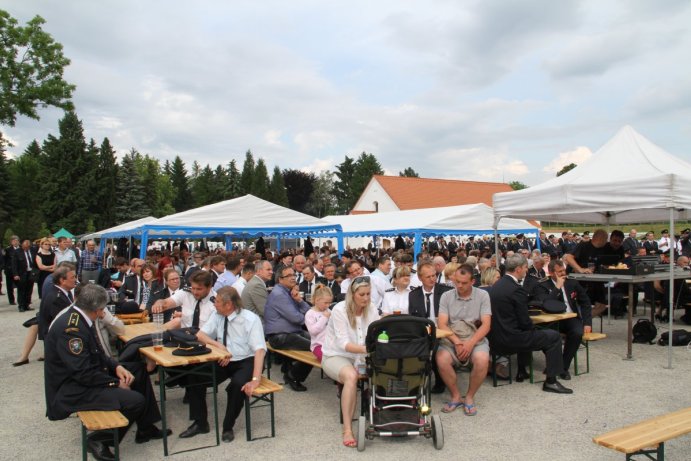 Hejtman Rozbořil pokřtil knihu o dobrovolných hasičích Olomouckého kraje