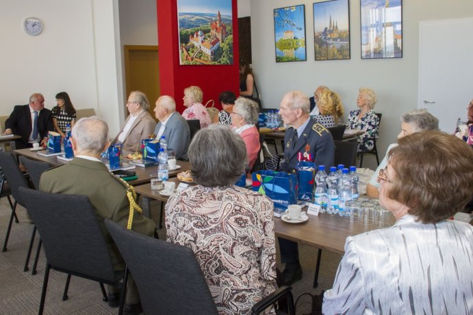 Olomoucký kraj podpořil válečné veterány a politické vězně