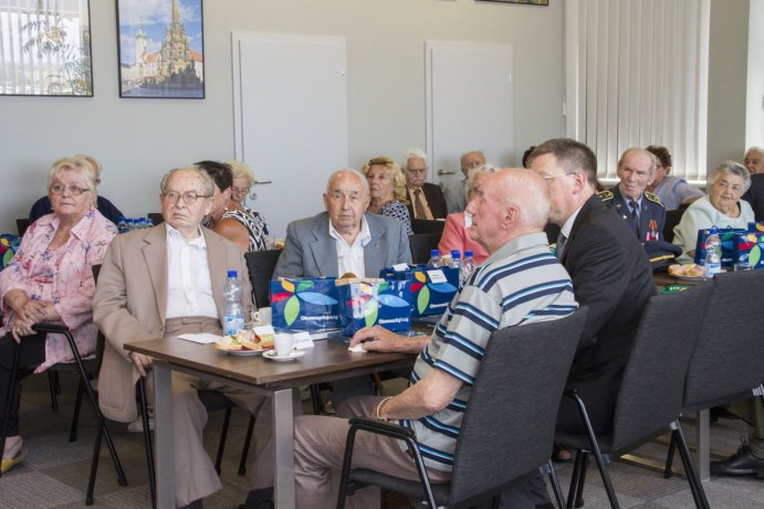 Olomoucký kraj podpořil válečné veterány a politické vězně