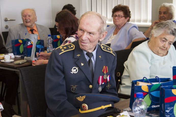 Olomoucký kraj podpořil válečné veterány a politické vězně