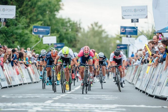 Czech Cycling Tour vyhrál Ital Ulissi, nejlepším z domácích jezdců je Karel Hník na čtvrtém místě