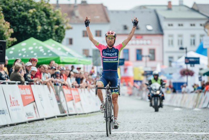 Czech Cycling Tour vyhrál Ital Ulissi, nejlepším z domácích jezdců je Karel Hník na čtvrtém místě