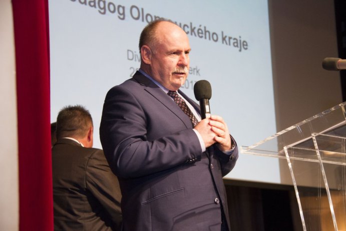 Hejtman Ladislav Okleštěk předal ocenění nejlepším pedagogům