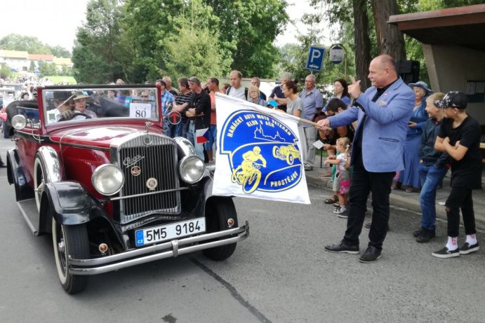 Hejtman Ladislav Okleštěk odstartoval Rallye na pohodu