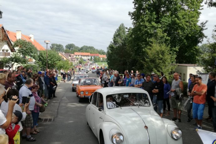 Hejtman Ladislav Okleštěk odstartoval Rallye na pohodu