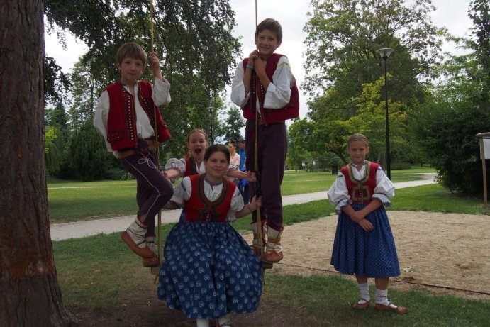 Hejtman Ladislav Okleštěk se zúčastnil mezinárodního folklorního festivalu ve Velké Bystřici