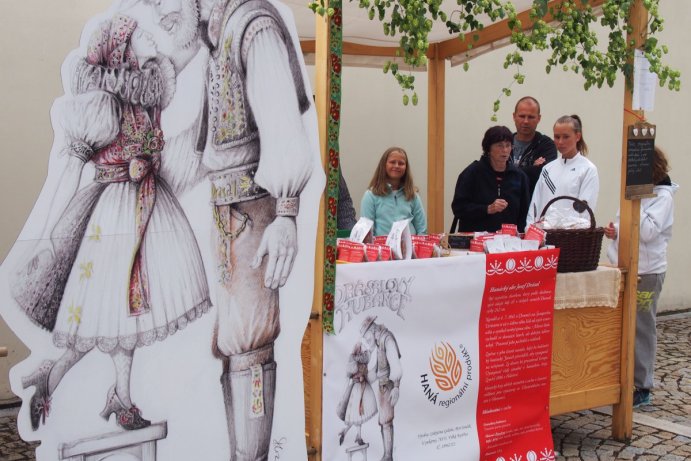 Hejtman Ladislav Okleštěk se zúčastnil mezinárodního folklorního festivalu ve Velké Bystřici