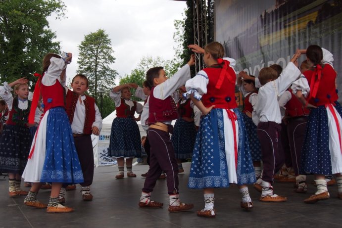 Hejtman Ladislav Okleštěk se zúčastnil mezinárodního folklorního festivalu ve Velké Bystřici