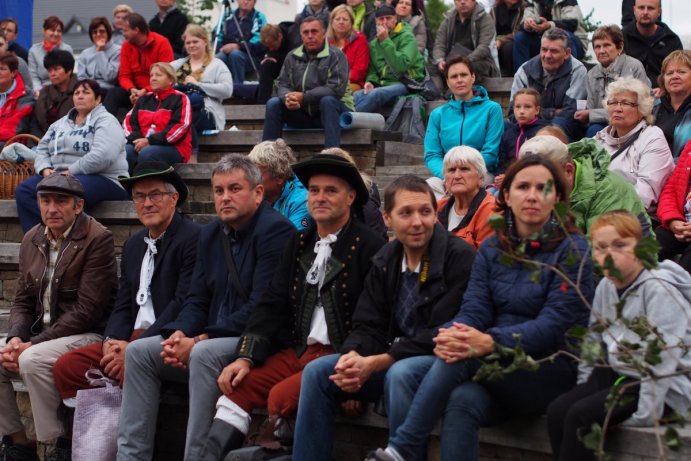 Hejtman Ladislav Okleštěk se zúčastnil mezinárodního folklorního festivalu ve Velké Bystřici