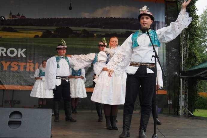 Hejtman Ladislav Okleštěk se zúčastnil mezinárodního folklorního festivalu ve Velké Bystřici