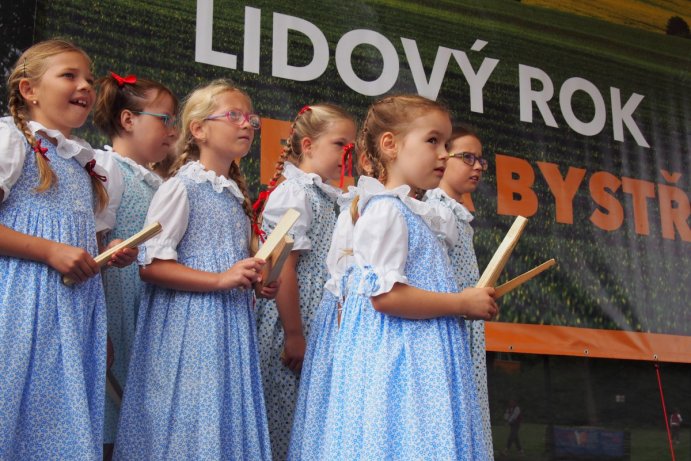 Hejtman Ladislav Okleštěk se zúčastnil mezinárodního folklorního festivalu ve Velké Bystřici