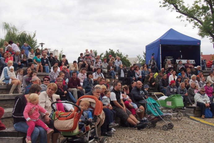 Hejtman Ladislav Okleštěk se zúčastnil mezinárodního folklorního festivalu ve Velké Bystřici