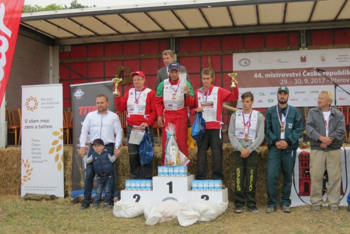 Na Přerovsku se soutěžilo v orbě. Pluhem, koňmi i historickou technikou