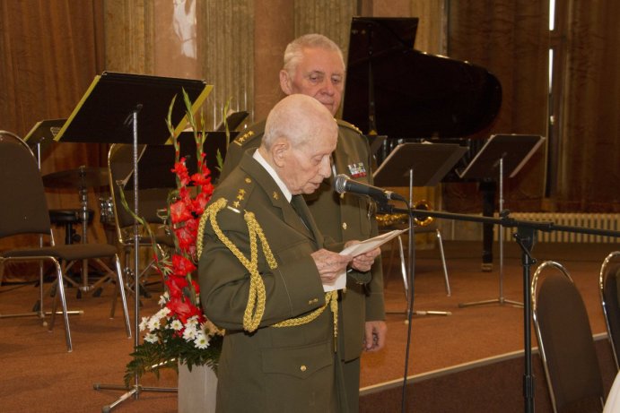 Vlčím mákem si kraj připomněl válečné veterány