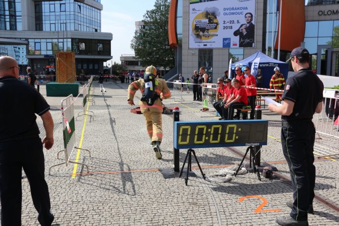 Hejtman Ladislav Okleštěk zahájil soutěž o nejtvrdšího hasiče