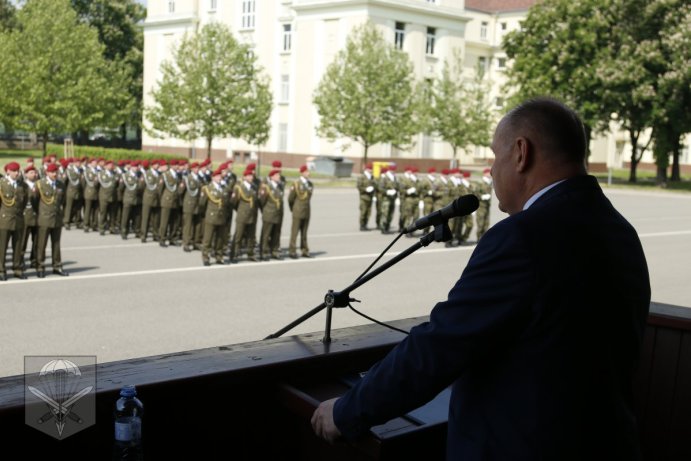 Hejtman zavítal mezi vojáky