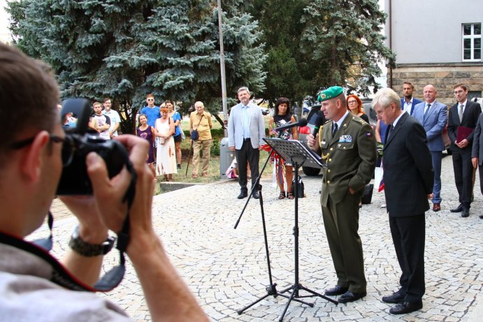 Pamětní deska k 50. výročí okupace země armádami Varšavské smlouvy