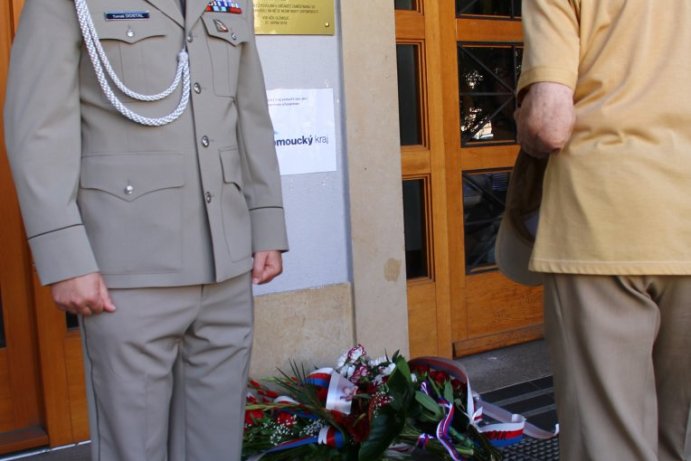 Pamětní deska k 50. výročí okupace země armádami Varšavské smlouvy