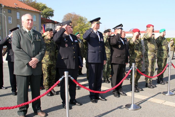 Slavnostní odhalení pomníku válečným veteránům