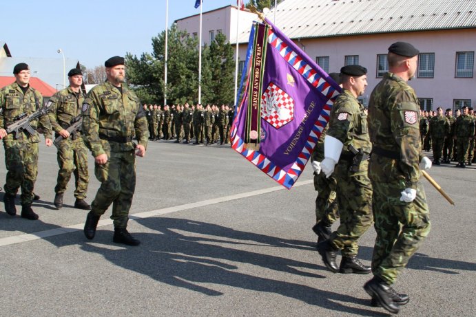 Slavnostní odhalení pomníku válečným veteránům