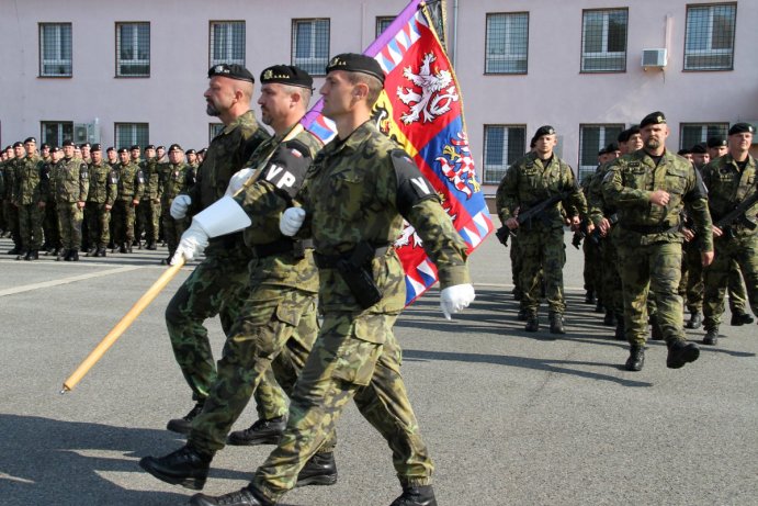 Slavnostní odhalení pomníku válečným veteránům