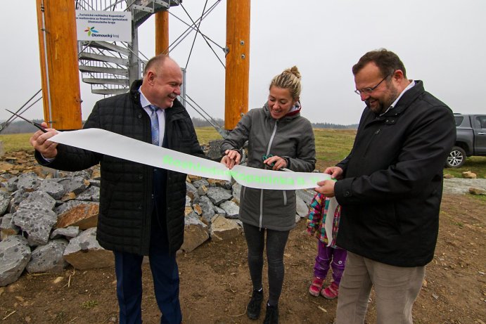 Turisty dělí od jedinečné vyhlídky třiaosmdesát schodů 