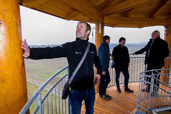 Turisty dělí od jedinečné vyhlídky třiaosmdesát schodů 