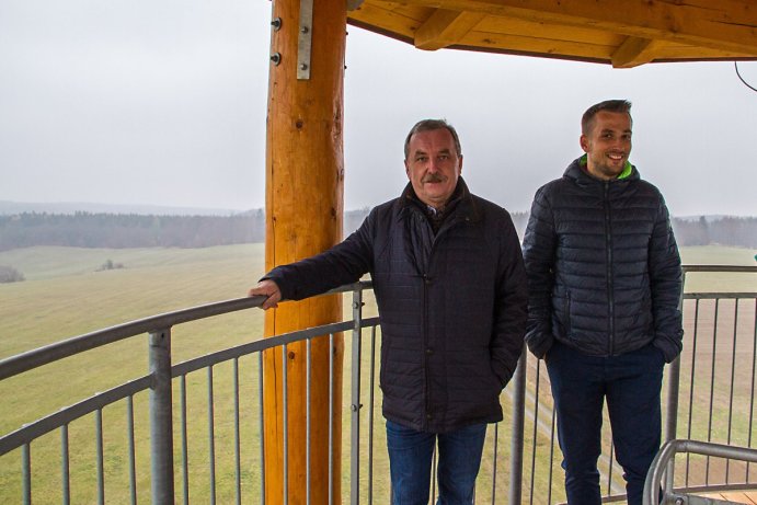 Turisty dělí od jedinečné vyhlídky třiaosmdesát schodů 