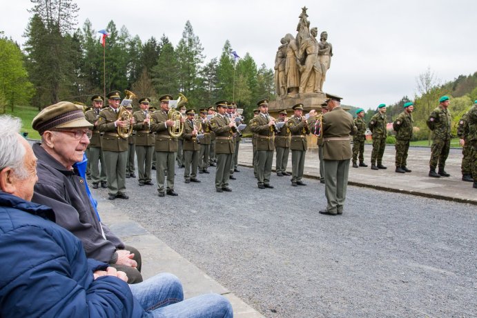 Kraj si připomenul tragédie v Javoříčku a Zákřově