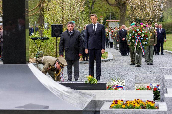 Kraj si připomenul tragédie v Javoříčku a Zákřově