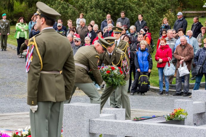 Kraj si připomenul tragédie v Javoříčku a Zákřově