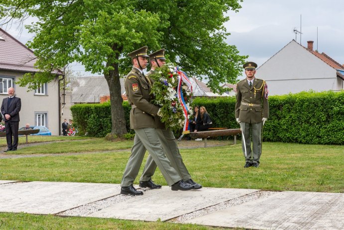 Kraj si připomenul tragédie v Javoříčku a Zákřově