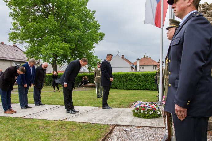 Kraj si připomenul tragédie v Javoříčku a Zákřově