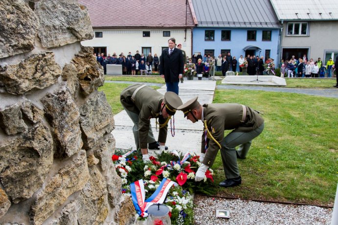 Kraj si připomenul tragédie v Javoříčku a Zákřově