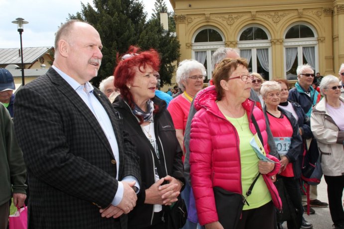 Rodiny a senioři se bavili ve Smetanových sadech. Kraj pro ně připravil sportovní den