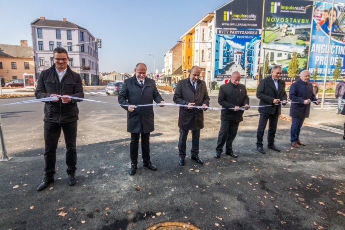 Z ošklivé výpadovky je moderní silnice. Kraj stavbu podpořil milióny korun 