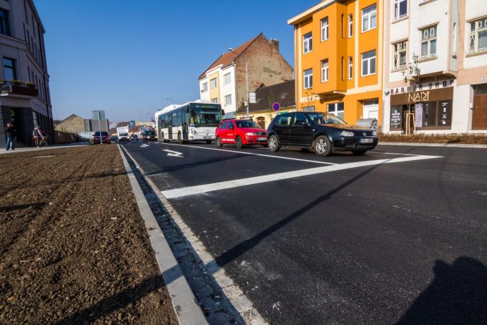 Z ošklivé výpadovky je moderní silnice. Kraj stavbu podpořil milióny korun 