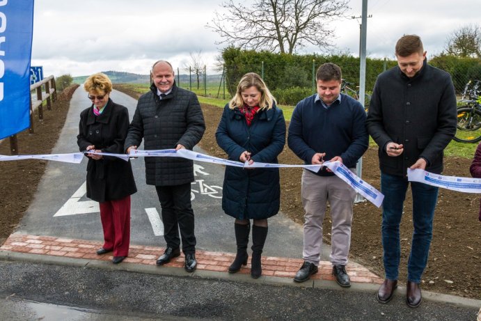 Slavnostní otevření Stezky pro cyklisty a chodce se společným provozem Hustopeče nad Bečvou – Milotice nad Bečvou