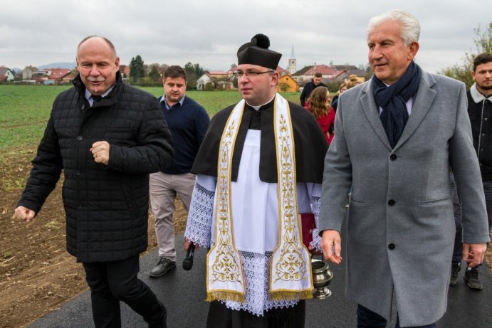 Slavnostní otevření Stezky pro cyklisty a chodce se společným provozem Hustopeče nad Bečvou – Milotice nad Bečvou