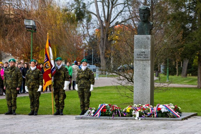 Shromáždění u příležitosti Dne boje za svobodu a demokracii v Litovli