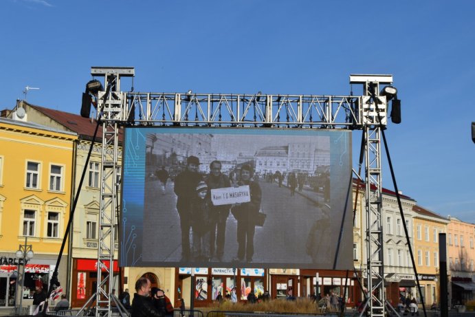 30 let svobody připomněl v Prostějově koncert