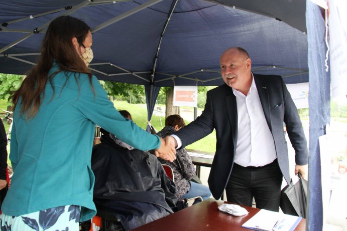 Neobvyklý závod spojil lidi s hendikepem