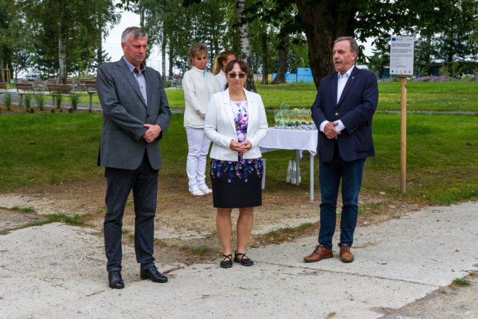 Léčebný ústav má nový park. Voní květinami a umí zahnat stres