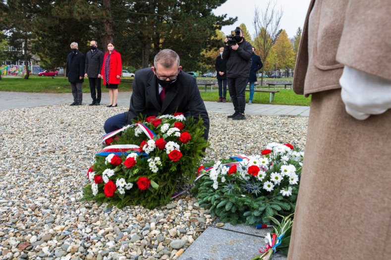 Připomínky Dne boje za svobodu a demokracii se zúčastnili i zástupci kraje