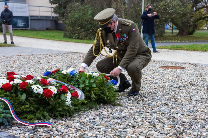 Připomínky Dne boje za svobodu a demokracii se zúčastnili i zástupci kraje