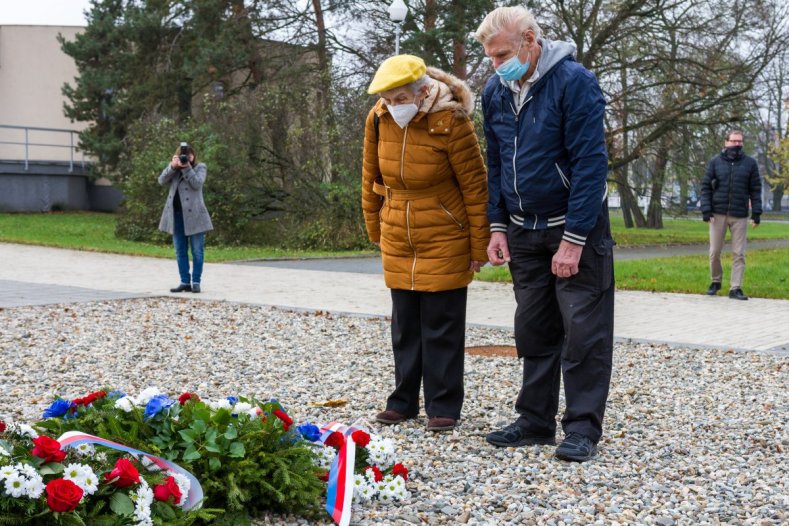 Připomínky Dne boje za svobodu a demokracii se zúčastnili i zástupci kraje