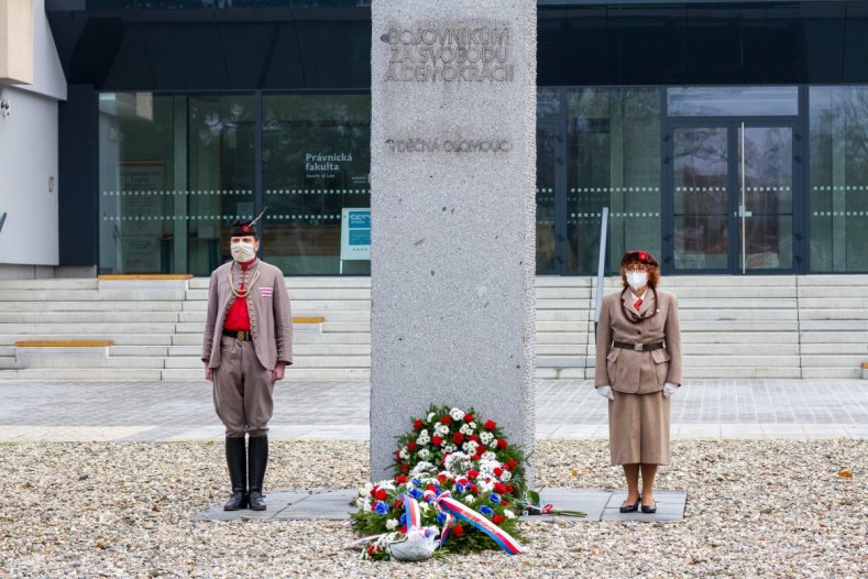 Připomínky Dne boje za svobodu a demokracii se zúčastnili i zástupci kraje