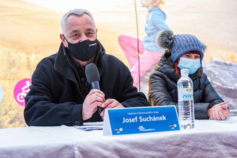 V Jeseníkách jezdí nová rolba. Běžkaři se mají na co těšit