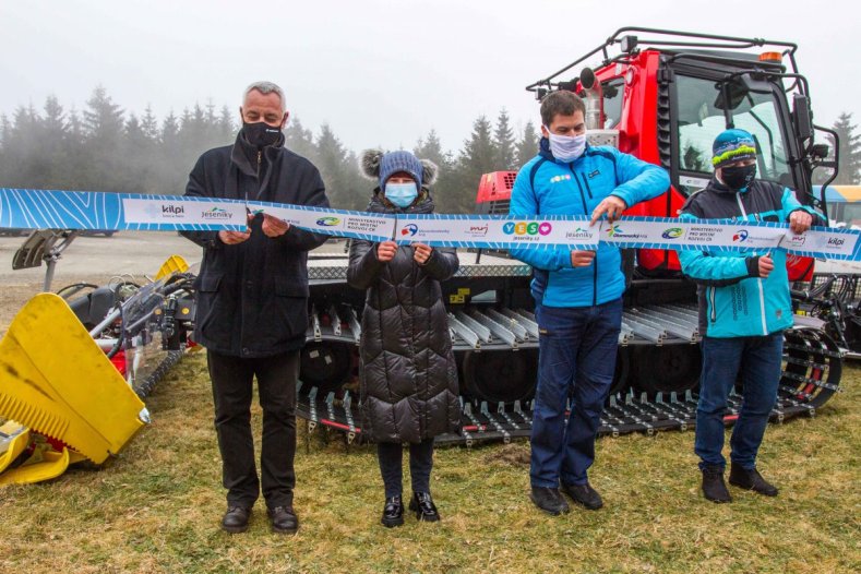 V Jeseníkách jezdí nová rolba. Běžkaři se mají na co těšit