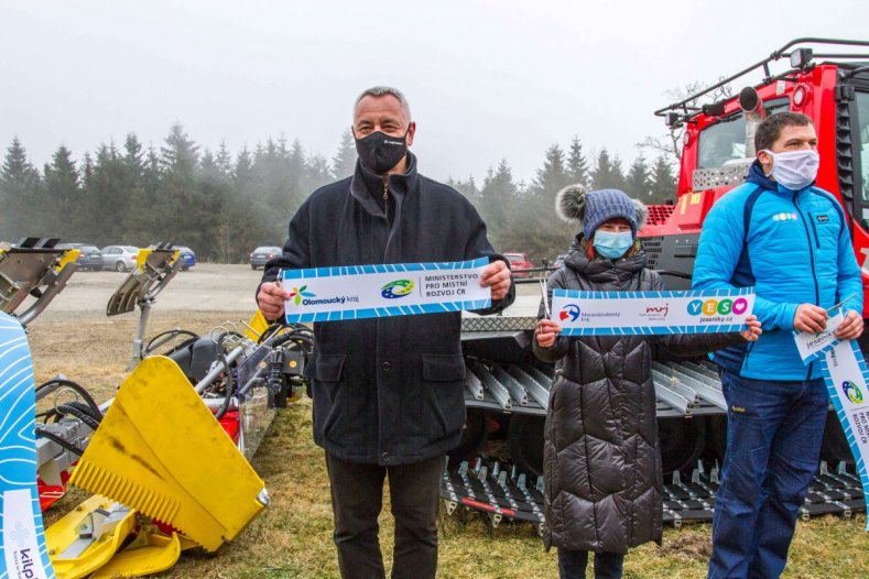 V Jeseníkách jezdí nová rolba. Běžkaři se mají na co těšit